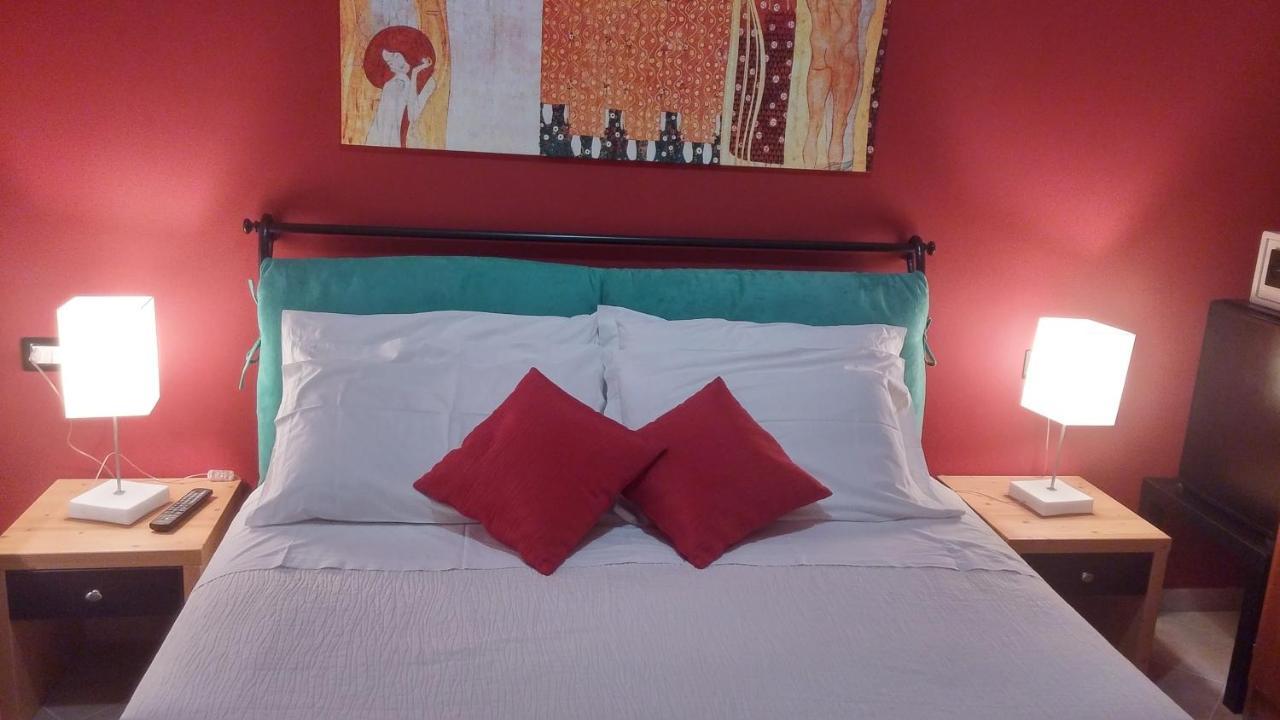 Bed and Breakfast La Casa del Melograno Santa Venerina Exterior foto